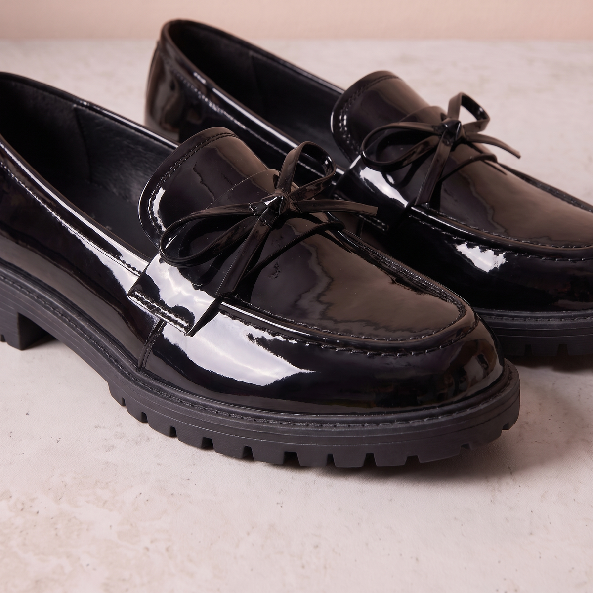 Dames Lakloafers met Strikdetail en Plateauzool