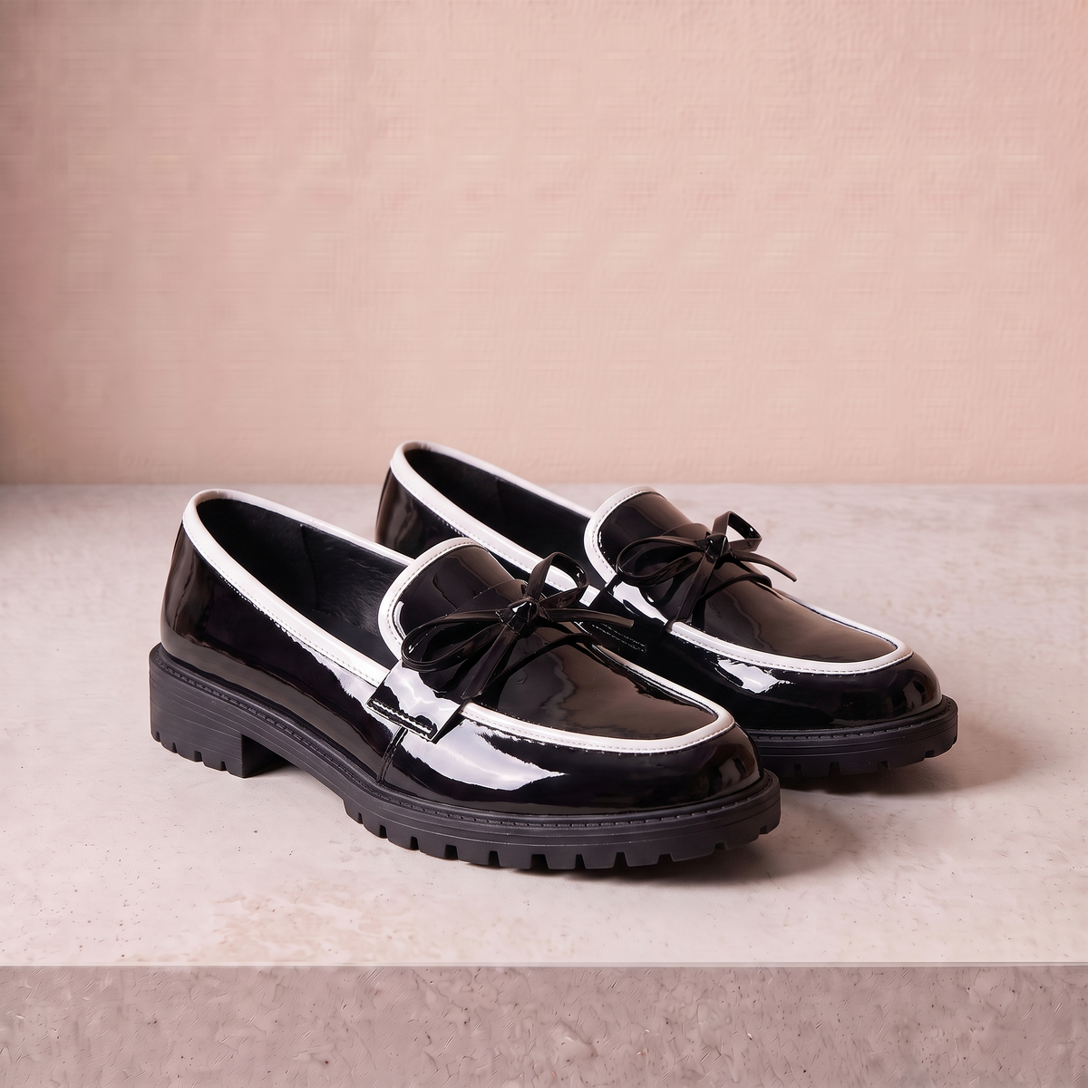 Dames Lakloafers met Strikdetail en Plateauzool